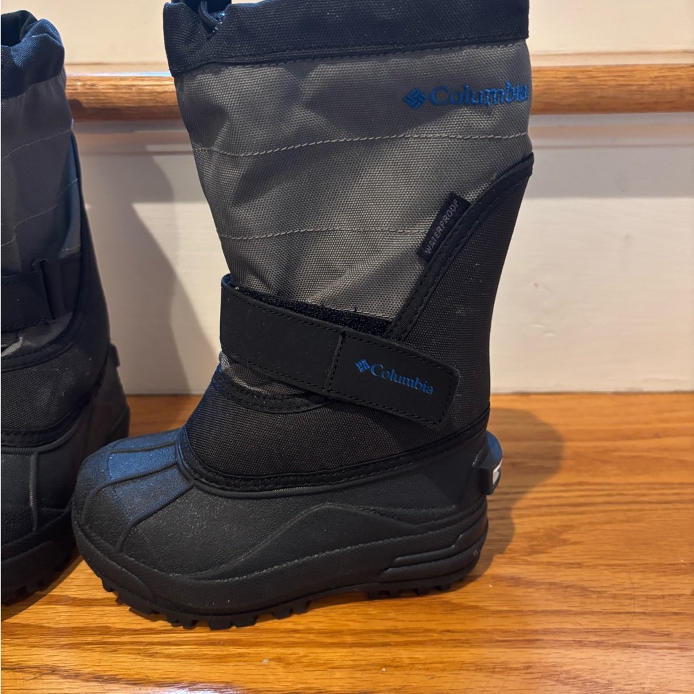 Columbia Black and Gray Winter Boots with Waterproof Design - Picture 2 of 4